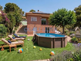 Chalet en venta en Corbera de Llobregat