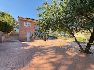 Chalet en venta en Corbera de Llobregat