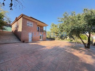 Chalet en venta en Corbera de Llobregat