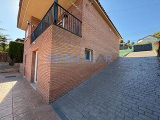 Chalet en venta en Corbera de Llobregat