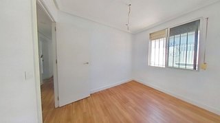Piso en venta en Parque Alcosa - Jardines del Edén en Sevilla