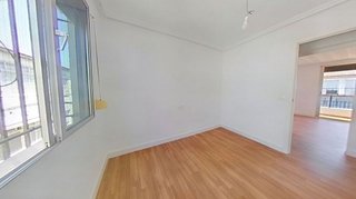 Piso en venta en Parque Alcosa - Jardines del Edén en Sevilla