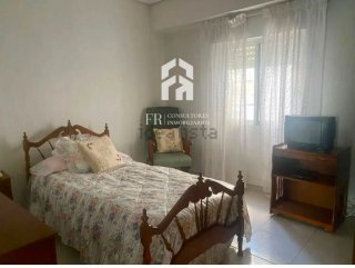 Mueble de salón madera oscura