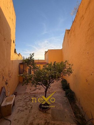 Chalet en venta en Carmona