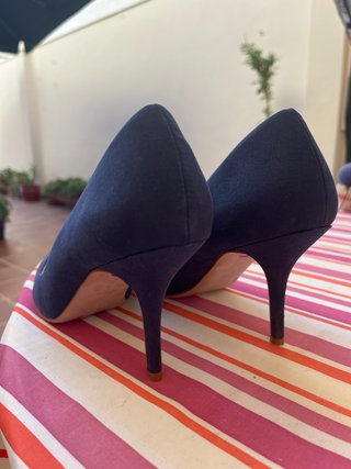 Zapatos de tacón azul marino