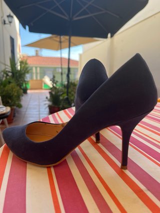 Zapatos de tacón azul marino
