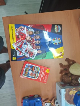 Álbum UEFA Euro 2024 y Cromos Leer descripción.