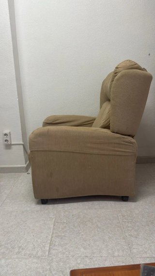 Sillón reclinable beige tela
