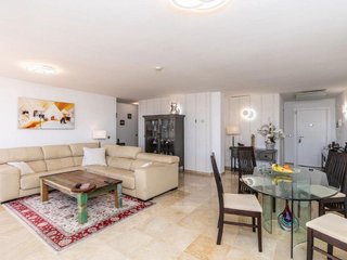 Piso en venta en Los Arqueros-Puerto del Almendro en Benahavís