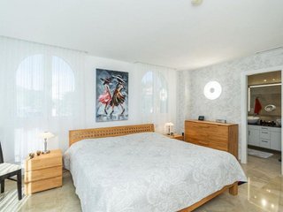 Piso en venta en Los Arqueros-Puerto del Almendro en Benahavís