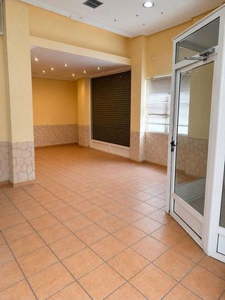 Local comercial en venta en Novelda