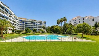 Piso en venta en Puerto Banús en Marbella