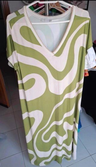 Vestido de Verano Verde y Blanco