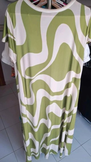 Vestido de Verano Verde y Blanco