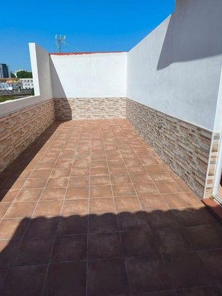Chalet en venta en La Granja-La Colina-Los Pastores en Algeciras