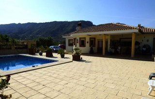 Chalet en venta en Relleu
