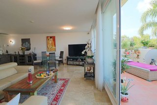 Piso en venta en Los Arqueros-Puerto del Almendro en Benahavís