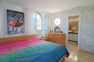 Piso en venta en Los Arqueros-Puerto del Almendro en Benahavís