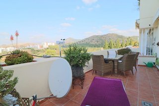 Piso en venta en Los Arqueros-Puerto del Almendro en Benahavís