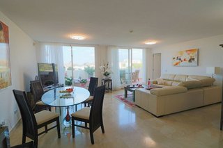 Piso en venta en Los Arqueros-Puerto del Almendro en Benahavís