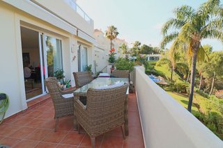 Piso en venta en Los Arqueros-Puerto del Almendro en Benahavís