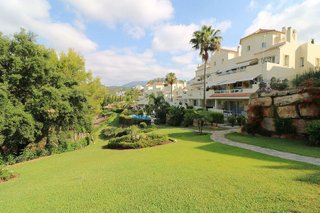 Piso en venta en Los Arqueros-Puerto del Almendro en Benahavís