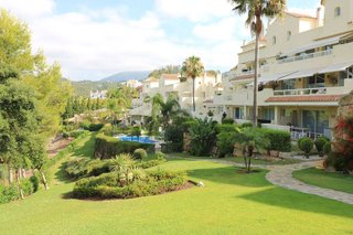 Piso en venta en Los Arqueros-Puerto del Almendro en Benahavís