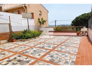 Casa en venta en Singuerlín - Can Franquesa - Les Oliveres en Santa Coloma de Gramanet