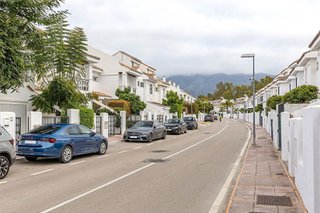 Casa adosada en venta en Los Naranjos - Las Brisas en Marbella