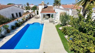 Chalet en venta en Empuriabrava en Castelló d´Empúries