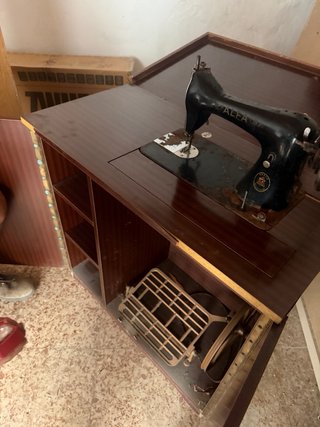 Maquina de coser antigua
