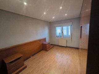 Piso en venta en Pumarín en Gijón
