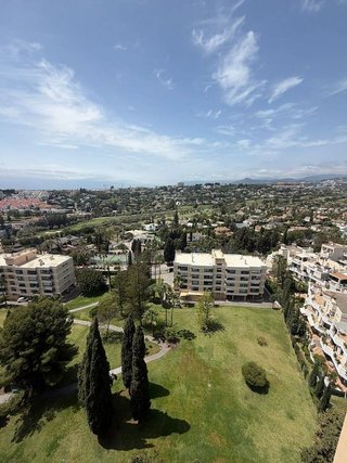 Piso en venta en Los Naranjos - Las Brisas en Marbella