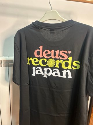 T-shirt Deus Records Estampada Preta