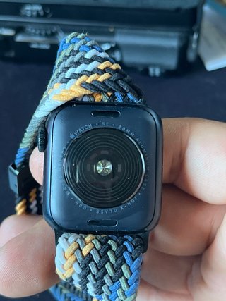 Apple Watch SE 2022 Grigio con Cinturino Multicolo