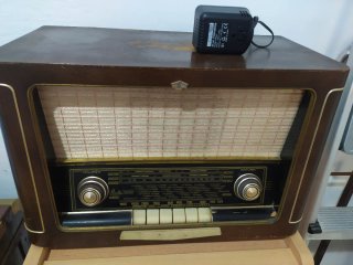 Radio Antigua Marrón