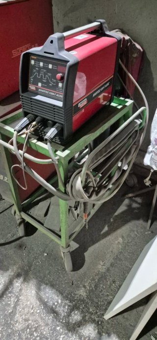 Se vende lote o por separado toda la makinaria