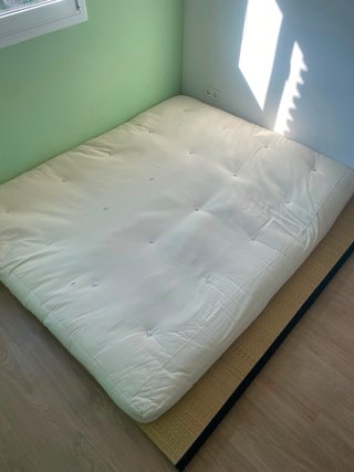 Cama de Matrimonio japonesa: futón con Tatamis