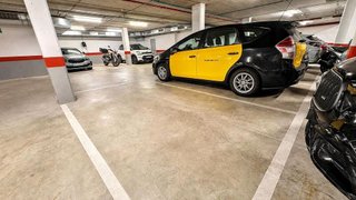 Garaje en venta en Port en Badalona