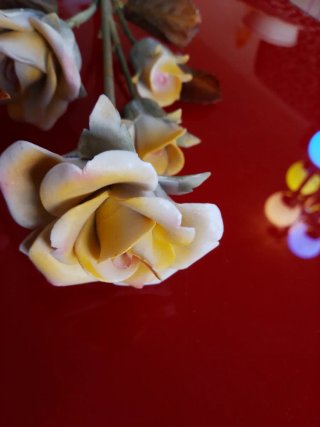 Fiori in ceramica decorativi