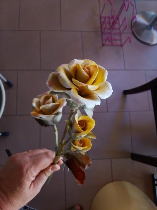 Fiori in ceramica decorativi