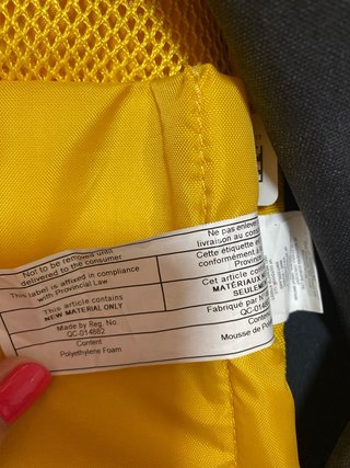 Mochila Eastpak azul y Amarilla