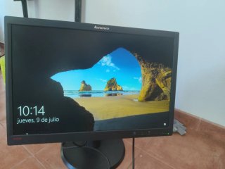 Lote 4 Ordenadores +  2 monitores