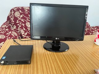 Lenovo ThinkCentre + Monitor LG 19