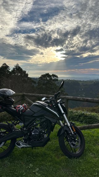 Voge 125r Negra Moto Naked
