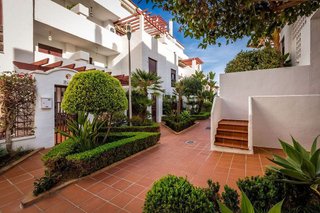 Piso en venta en Los Naranjos - Las Brisas en Marbella