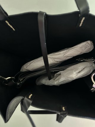 Borsa shopper capiente con pochette interna