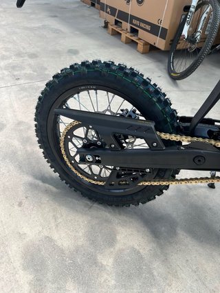 Talaria Komodo Moto Eléctrica Negra