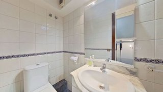 Casa adosada en venta en Centre - Cordelles en Cerdanyola del Vallès