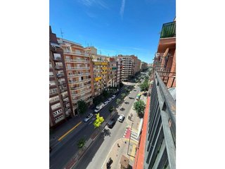 Piso en venta en Joc de la Bola - Camps d'Esports - Ciutat Jardí - Montcada en Lleida